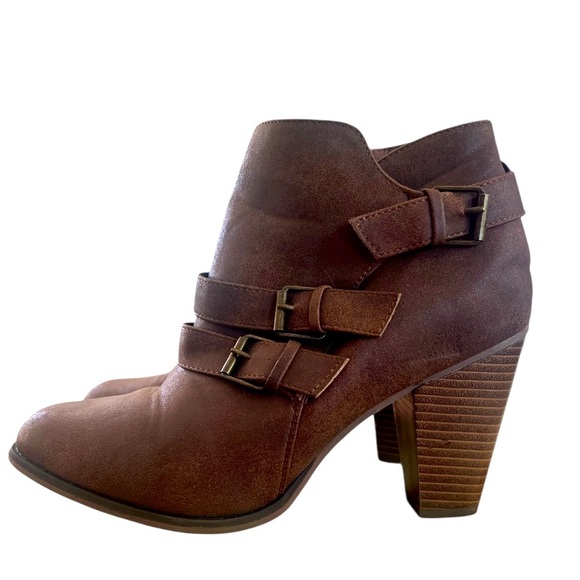 Forever 21 Brown Heeled Boots with Buckle Straps - Picture 1 of 4